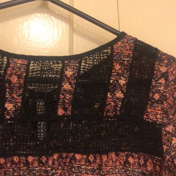 Cut out ladies top - Picture 2 of 4